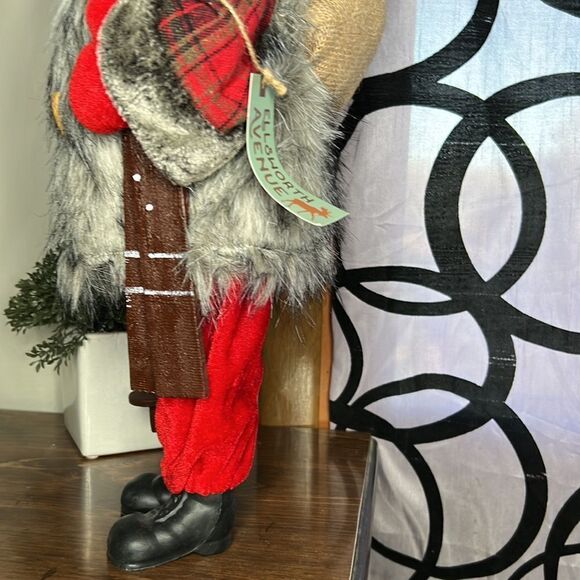 Ellsworth Avenue decorative skiing, Santa Claus with porcelain face - Picture 7 of 16